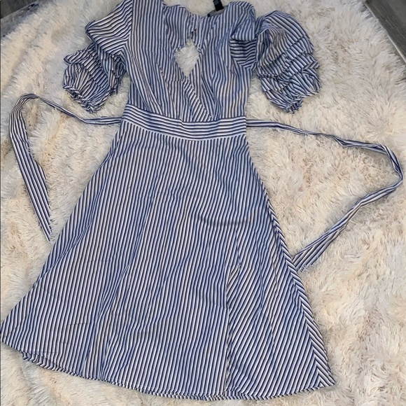 Nautical knee length flowy skater dress. - Picture 2 of 2